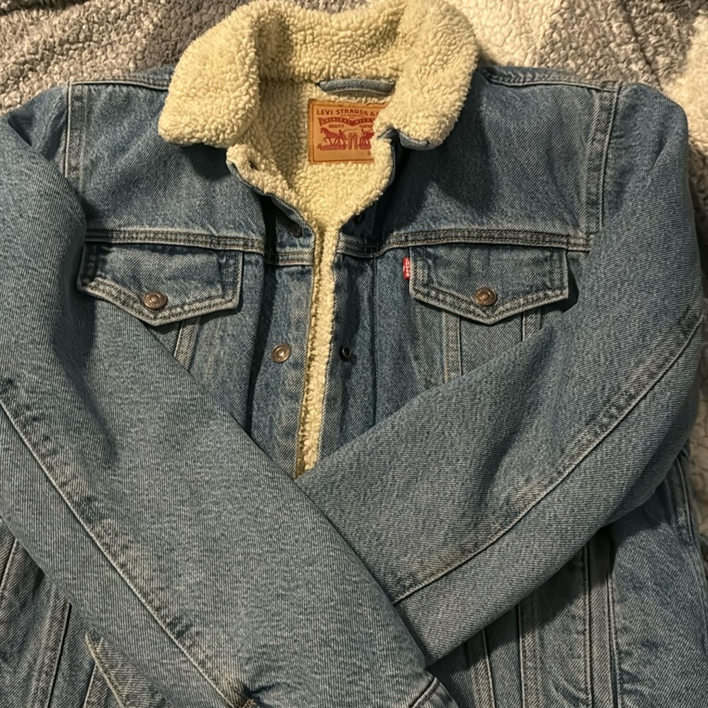 Junior Women’s Levi Denim Sherpa Trucker Jacket